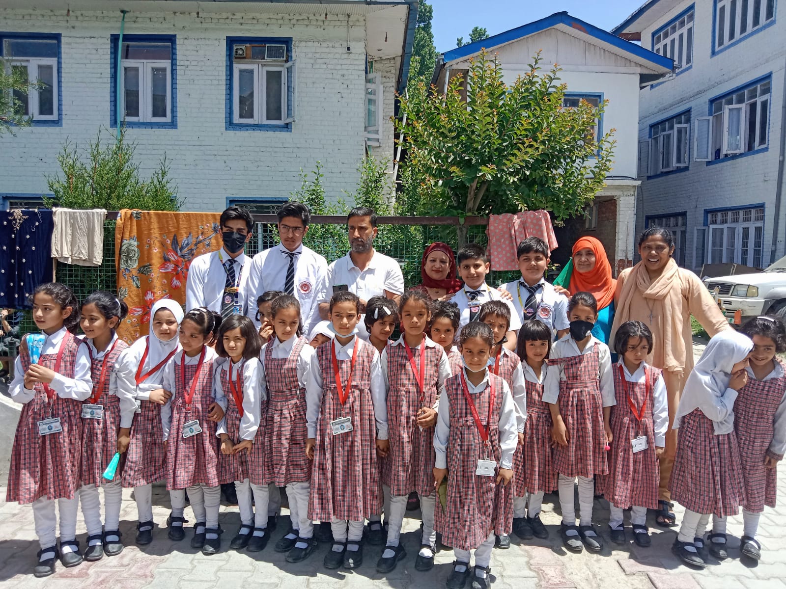 Charity club members of Burn Hall School visited Banat Orphanage at Gopalpura on 14th May 2022. The club members on behalf of the school presented kitchenware, toiletries, eatables & stationery to the inmates.